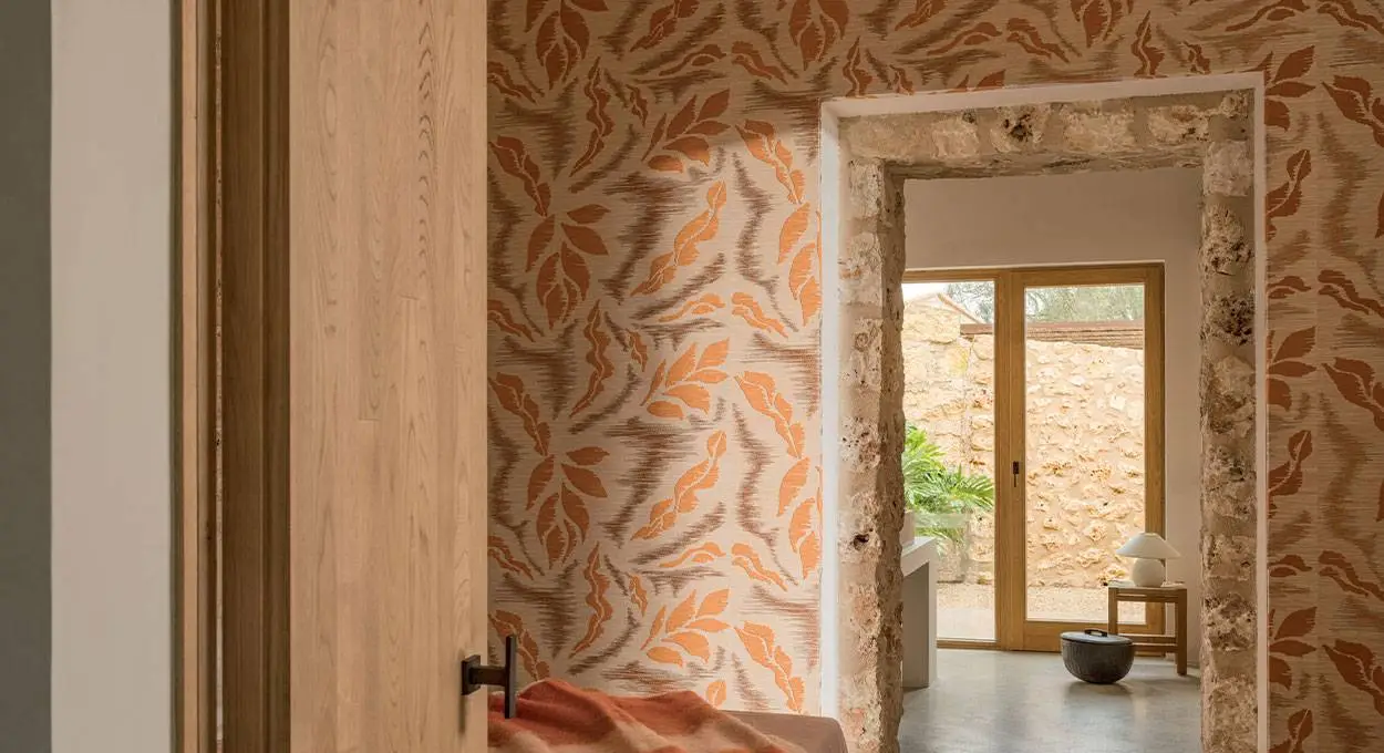 NewYork Noble Wallpaper Installation